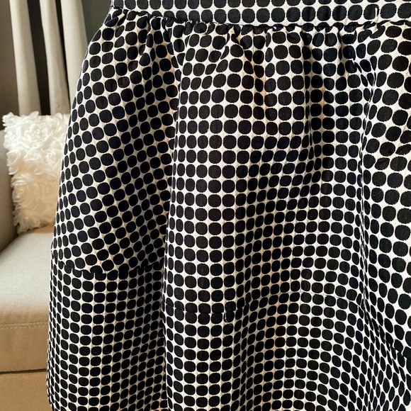 Express Skirt - size 0 - Picture 2 of 4